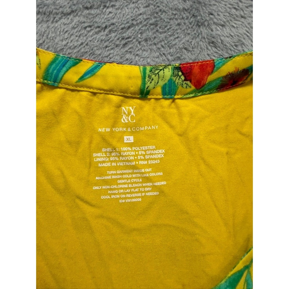NY&Co Sleeveless Blouse Womens XL Yellow Floral Tropical Tie Neck Lined - Picture 5 of 10